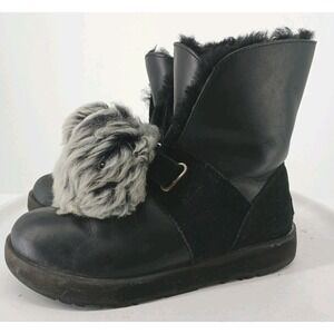 Ugg Isley Black Leather Waterproof Boots Size 10 Removeable Pom Pom  C131